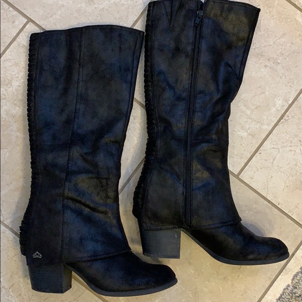 Fergalicious black boots